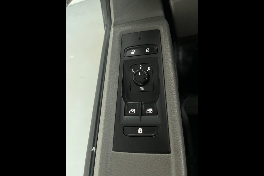Volkswagen Transporter Automaat DSG Servicewagen 2.0 TDI 150pk L2H1 3Persoons Sortimo Inrichting, Airco, Navigatie, RIJKLAARPRIJS!