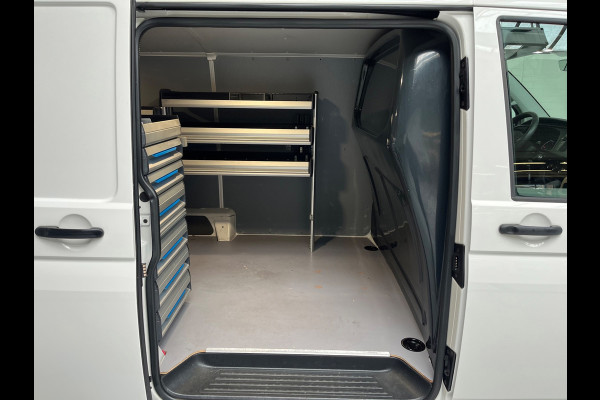 Volkswagen Transporter Automaat DSG Servicewagen 2.0 TDI 150pk L2H1 3Persoons Sortimo Inrichting, Airco, Navigatie, RIJKLAARPRIJS!