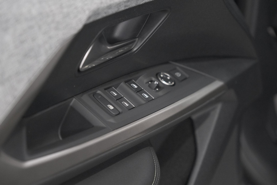 Peugeot 5008 1.2 Hybrid 136 GT | Adaptieve Cruise Control | Camera | Elektrische Kofferklep | Stoelverwarming