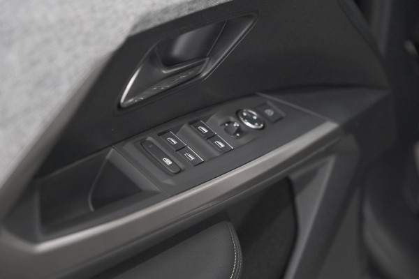 Peugeot 5008 1.2 Hybrid 136 GT | Adaptieve Cruise Control | Camera | Elektrische Kofferklep | Stoelverwarming