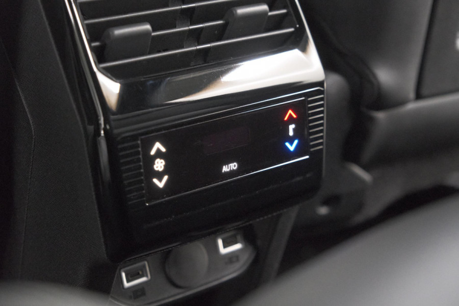 Peugeot 5008 1.2 Hybrid 136 GT | Adaptieve Cruise Control | Camera | Elektrische Kofferklep | Stoelverwarming