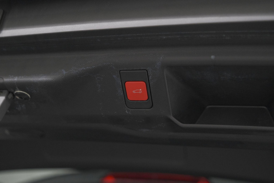 Peugeot 5008 1.2 Hybrid 136 GT | Adaptieve Cruise Control | Camera | Elektrische Kofferklep | Stoelverwarming