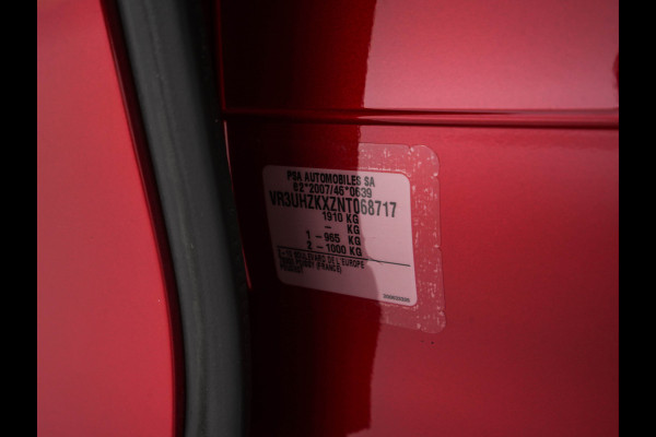 Peugeot e-208 EV GT Pack 50 kWh [ 3-Fase-11kW ] {SOH-88%] (INCL-BTW) *HEATPUMP | FULL-LED | DIGI-COCKPIT | BLINDSPOT | CAMERA | LEATHER-ALCANTARA | AMBIENTLIGHT | NAVI-FULLMAP | LANE-ASSIST | KEYLESS | DAB | CCS-FASTLOADER | HEATED-SPORTSEATS | PRIV