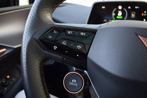 CUPRA Tavascan Adrenaline 82 kWh | SOH: 99,8% | Warmtepomp | Stuur- en Stoelverw.| HUD | Pano