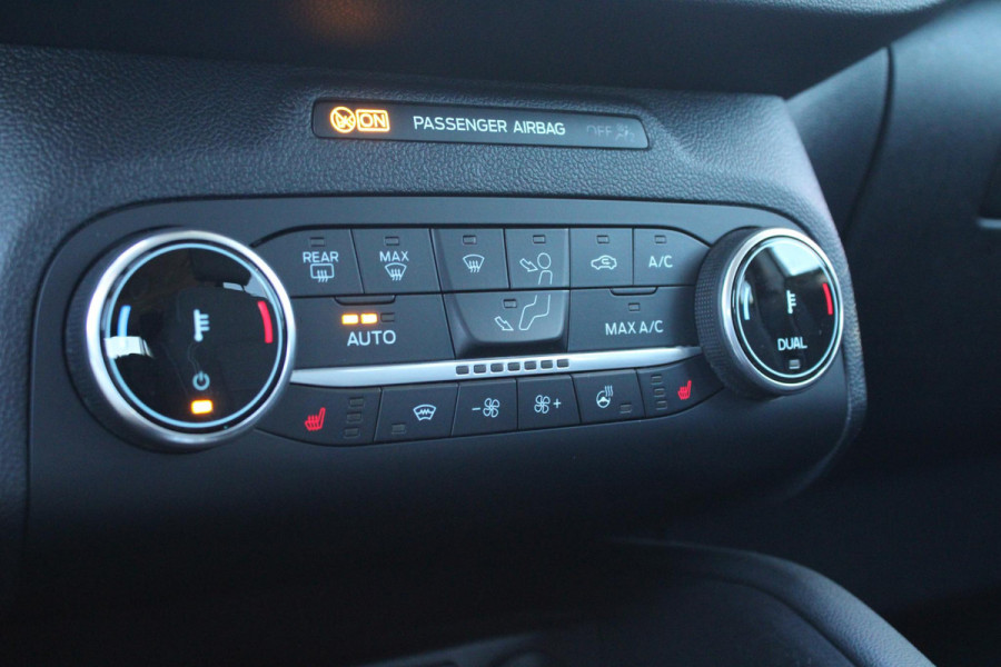 Ford Kuga 2.5 PHEV Titanium | Stoel + Stuurverwarming | Adaptive Cruise Control | Full LED | Camera | Head-Up Display | BLIS |