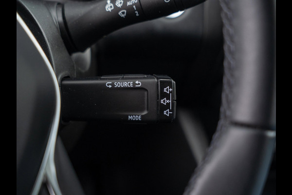 Renault Captur 1.6 E-Tech full hybrid 145 techno Carplay / LED / Camera / Navi / Keyless / Fabrieksgarantie