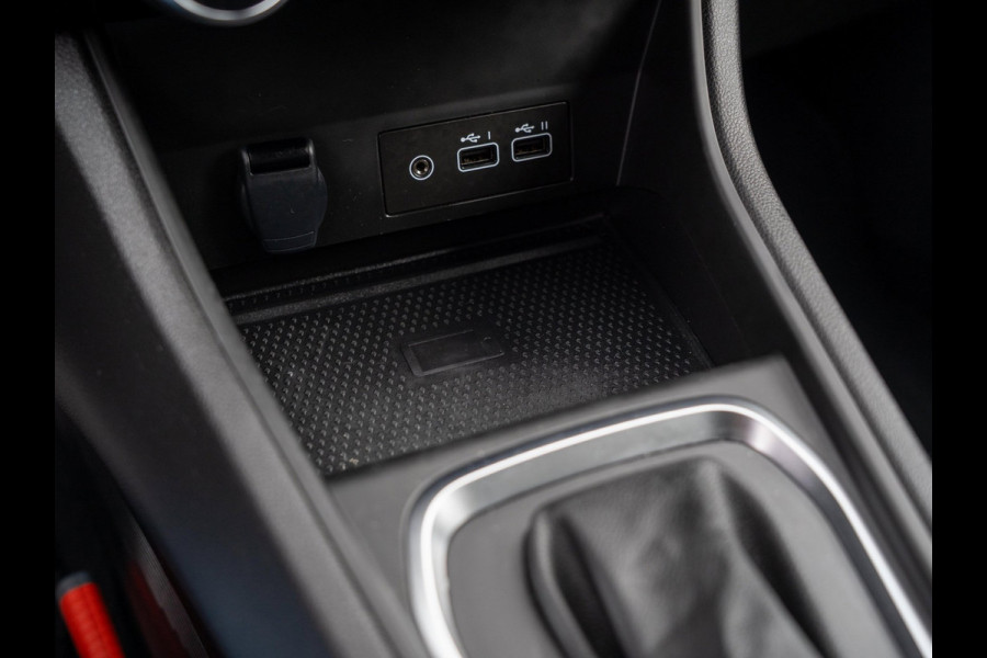 Renault Captur 1.6 E-Tech full hybrid 145 techno Carplay / LED / Camera / Navi / Keyless / Fabrieksgarantie