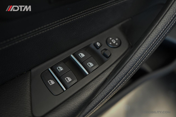 BMW 5 Serie 530e High Executive | Schuifdak | Adaptief cruise