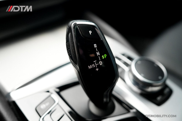 BMW 5 Serie 530e High Executive | Schuifdak | Adaptief cruise