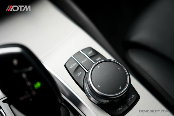 BMW 5 Serie 530e High Executive | Schuifdak | Adaptief cruise