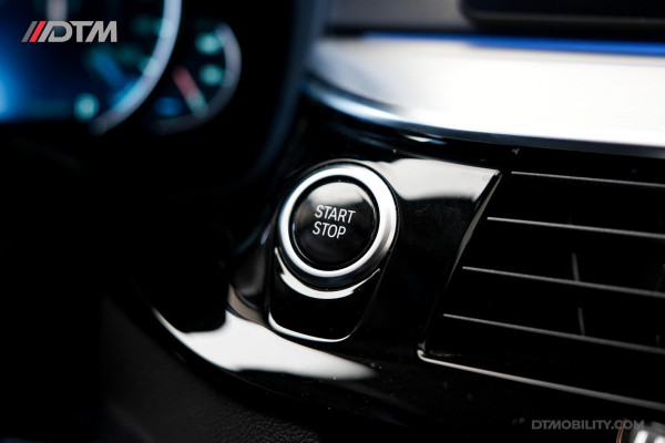 BMW 5 Serie 530e High Executive | Schuifdak | Adaptief cruise