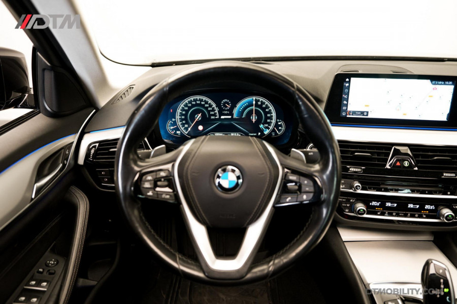 BMW 5 Serie 530e High Executive | Schuifdak | Adaptief cruise