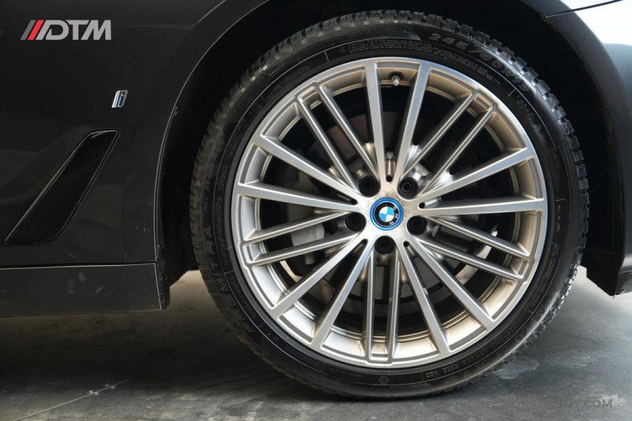 BMW 5 Serie 530e High Executive | Schuifdak | Adaptief cruise