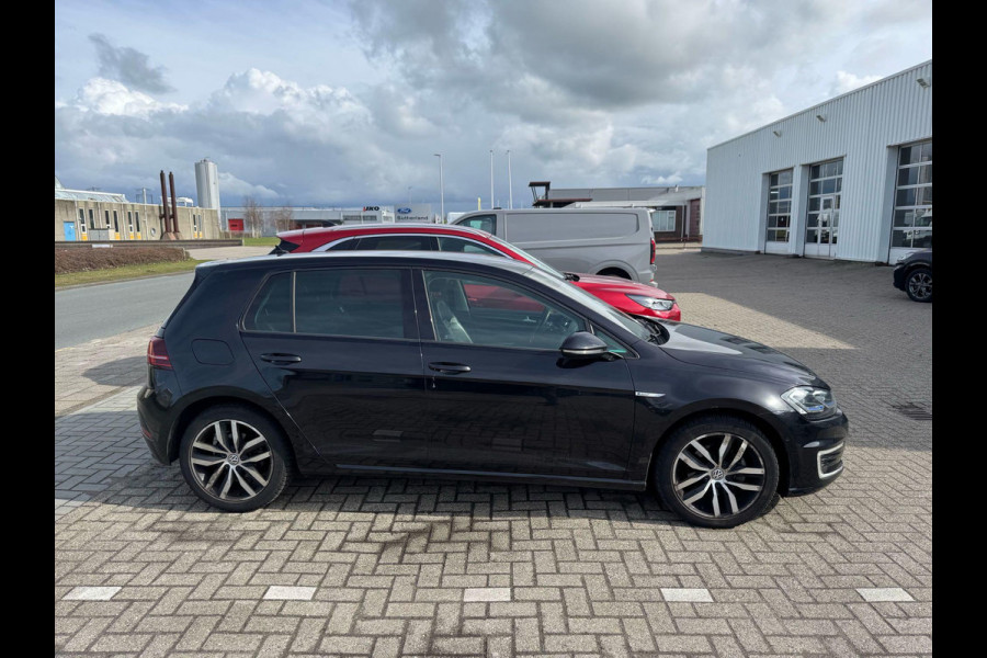 Volkswagen e-Golf e-Golf | 136pk | SOH 89,7%