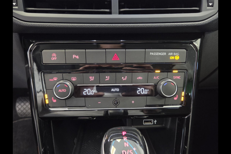 Volkswagen T-Cross 1.0 TSI Style Business R Digitale Cockpit Stoelverwarming Navigatie