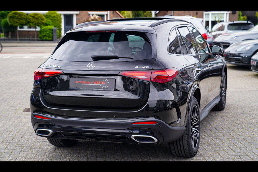 Mercedes-Benz GLC 300e 4MATIC AMG Line | Panorama | 360 Camera | Elektrische trekhaak | Memory