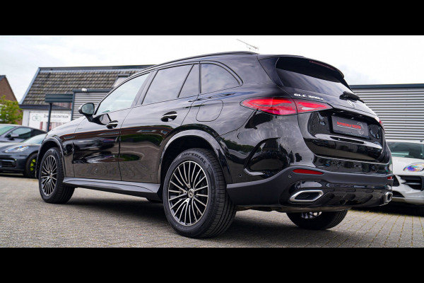 Mercedes-Benz GLC 300e 4MATIC AMG Line | Panorama | 360 Camera | Elektrische trekhaak | Memory
