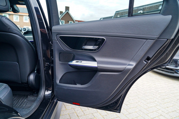Mercedes-Benz GLC 300e 4MATIC AMG Line | Panorama | 360 Camera | Elektrische trekhaak | Memory