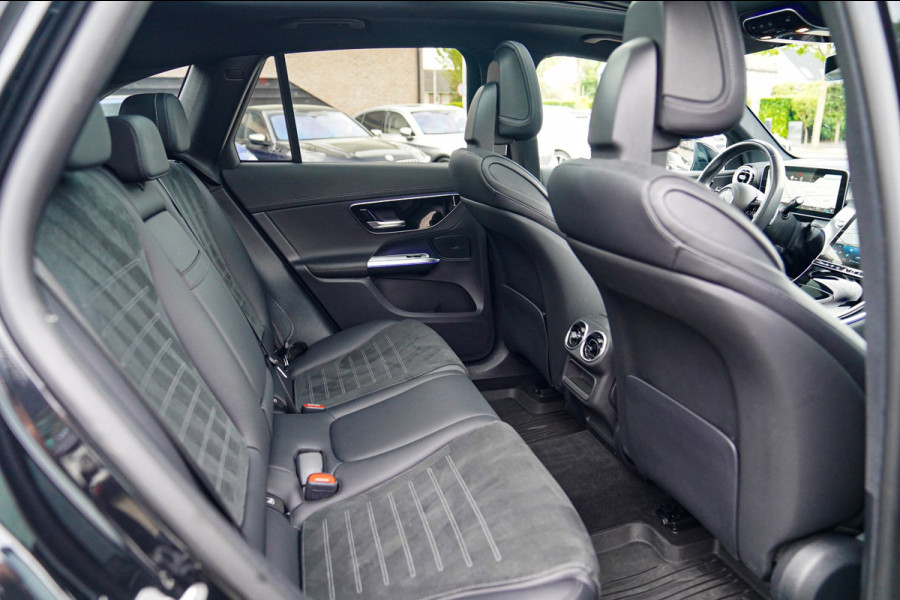 Mercedes-Benz GLC 300e 4MATIC AMG Line | Panorama | 360 Camera | Elektrische trekhaak | Memory