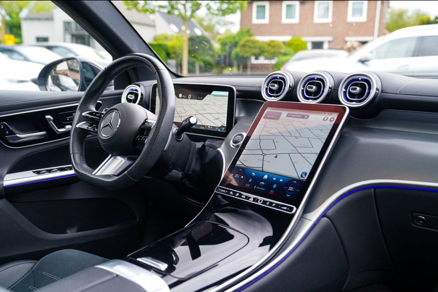 Mercedes-Benz GLC 300e 4MATIC AMG Line | Panorama | 360 Camera | Elektrische trekhaak | Memory