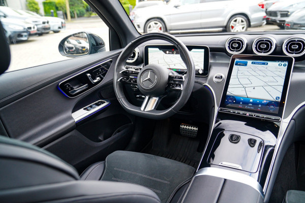 Mercedes-Benz GLC 300e 4MATIC AMG Line | Panorama | 360 Camera | Elektrische trekhaak | Memory