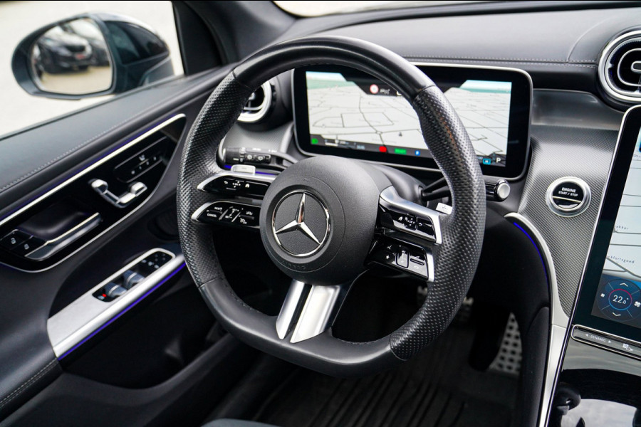 Mercedes-Benz GLC 300e 4MATIC AMG Line | Panorama | 360 Camera | Elektrische trekhaak | Memory