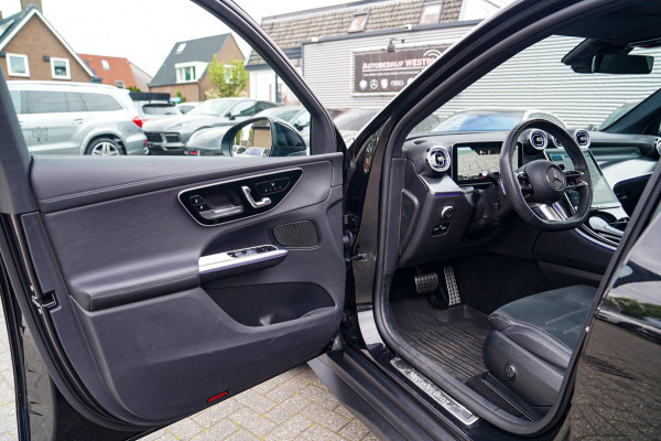 Mercedes-Benz GLC 300e 4MATIC AMG Line | Panorama | 360 Camera | Elektrische trekhaak | Memory