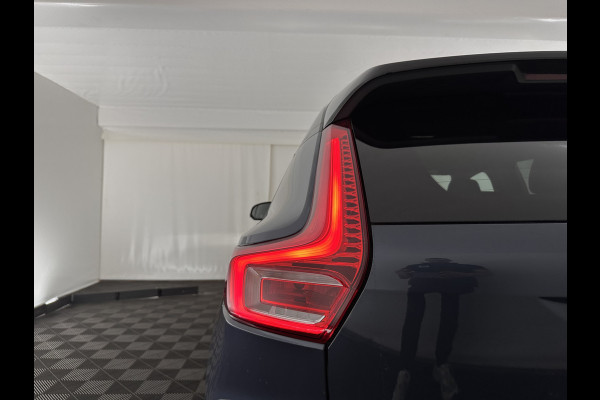 Volvo XC40 Recharge Plus [ 3-Fase-11kW ] {SOH-90%} (INCL-BTW) *HEATPUMP | ADAPTIVE-CRUISE | FULL-LED | BLINDSPOT | HEATED-SPORTSEATS | KEYLESS | DIGI-COCKPIT | CAMERA | PRIVACY-GLASS | ECC | TOWBAR | PDC | 19''ALU*