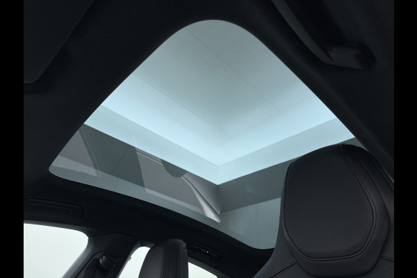 Porsche Taycan Panoramadak Sport chrono pakket Adaptieve luchtvering Bose®-Audio Apple Carplay Android Auto Navi Ecc Camera Pdc Comfortstoelen Stoelverwarming Elek.Achterklep Lmv Led Elek.Stoelen DAB Lane Change Assist ParkAssistent SOH 90% 1e Eigenaar Origineel Nederlandse Auto