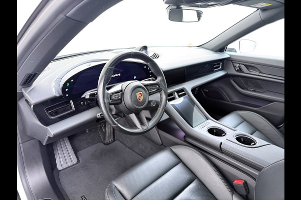 Porsche Taycan Panoramadak Sport chrono pakket Adaptieve luchtvering Bose®-Audio Apple Carplay Android Auto Navi Ecc Camera Pdc Comfortstoelen Stoelverwarming Elek.Achterklep Lmv Led Elek.Stoelen DAB Lane Change Assist ParkAssistent SOH 90% 1e Eigenaar Origineel Nederlandse Auto