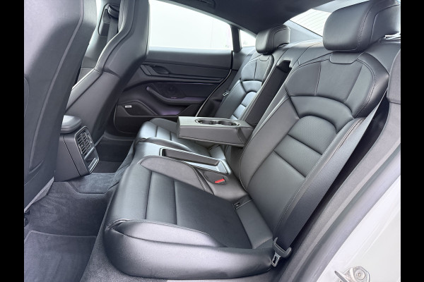 Porsche Taycan Panoramadak Sport chrono pakket Adaptieve luchtvering Bose®-Audio Apple Carplay Android Auto Navi Ecc Camera Pdc Comfortstoelen Stoelverwarming Elek.Achterklep Lmv Led Elek.Stoelen DAB Lane Change Assist ParkAssistent SOH 90% 1e Eigenaar Origineel Nederlandse Auto