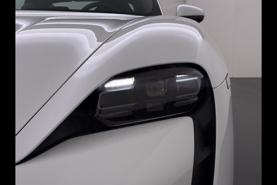 Porsche Taycan Panoramadak Sport chrono pakket Adaptieve luchtvering Bose®-Audio Apple Carplay Android Auto Navi Ecc Camera Pdc Comfortstoelen Stoelverwarming Elek.Achterklep Lmv Led Elek.Stoelen DAB Lane Change Assist ParkAssistent SOH 90% 1e Eigenaar Origineel Nederlandse Auto