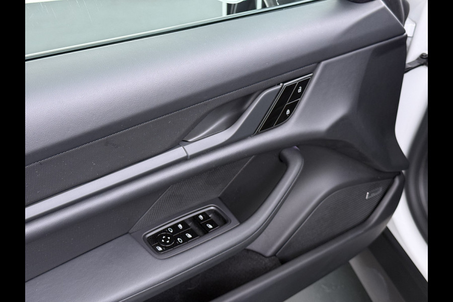 Porsche Taycan Panoramadak Sport chrono pakket Adaptieve luchtvering Bose®-Audio Apple Carplay Android Auto Navi Ecc Camera Pdc Comfortstoelen Stoelverwarming Elek.Achterklep Lmv Led Elek.Stoelen DAB Lane Change Assist ParkAssistent SOH 90% 1e Eigenaar Origineel Nederlandse Auto