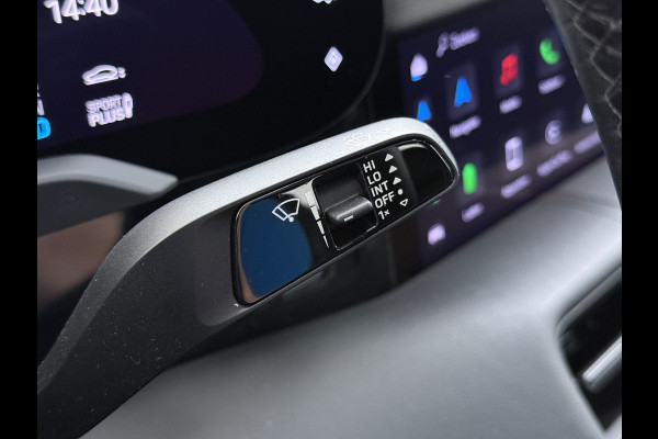 Porsche Taycan Panoramadak Sport chrono pakket Adaptieve luchtvering Bose®-Audio Apple Carplay Android Auto Navi Ecc Camera Pdc Comfortstoelen Stoelverwarming Elek.Achterklep Lmv Led Elek.Stoelen DAB Lane Change Assist ParkAssistent SOH 90% 1e Eigenaar Origineel Nederlandse Auto