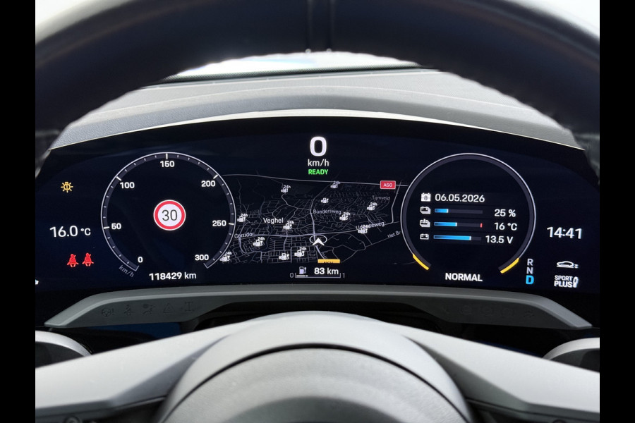 Porsche Taycan Panoramadak Sport chrono pakket Adaptieve luchtvering Bose®-Audio Apple Carplay Android Auto Navi Ecc Camera Pdc Comfortstoelen Stoelverwarming Elek.Achterklep Lmv Led Elek.Stoelen DAB Lane Change Assist ParkAssistent SOH 90% 1e Eigenaar Origineel Nederlandse Auto