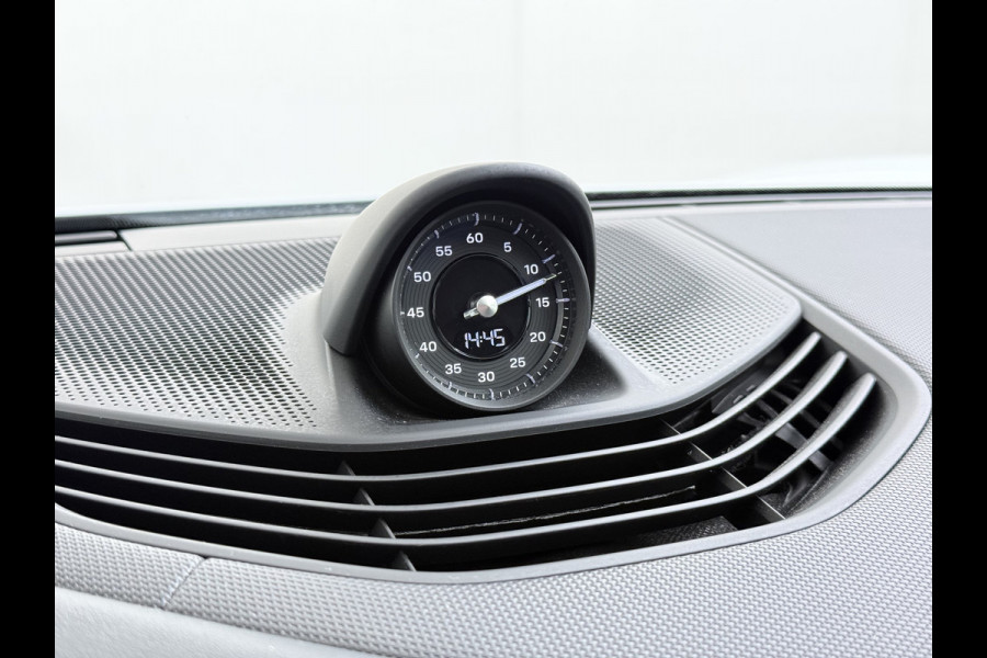 Porsche Taycan Panoramadak Sport chrono pakket Adaptieve luchtvering Bose®-Audio Apple Carplay Android Auto Navi Ecc Camera Pdc Comfortstoelen Stoelverwarming Elek.Achterklep Lmv Led Elek.Stoelen DAB Lane Change Assist ParkAssistent SOH 90% 1e Eigenaar Origineel Nederlandse Auto