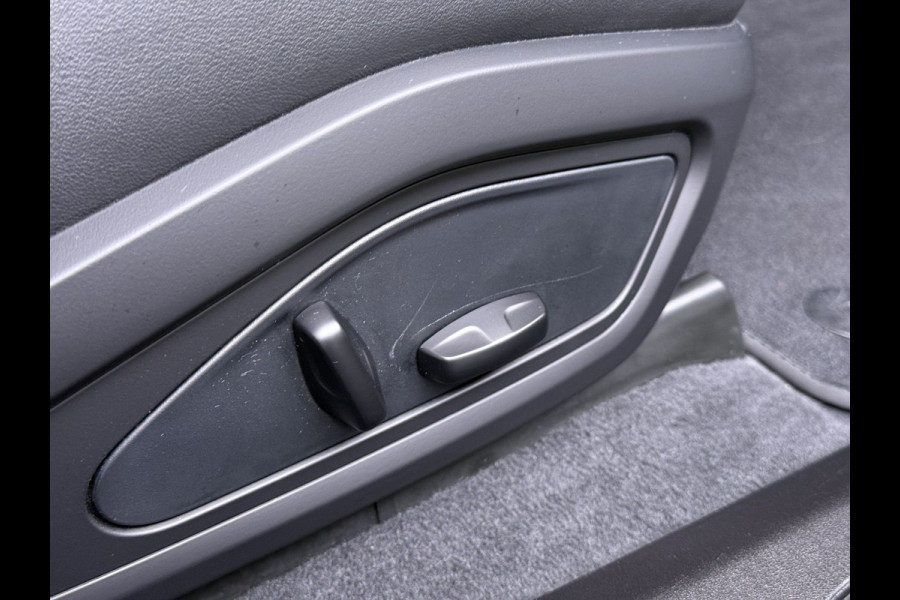 Porsche Taycan Panoramadak Sport chrono pakket Adaptieve luchtvering Bose®-Audio Apple Carplay Android Auto Navi Ecc Camera Pdc Comfortstoelen Stoelverwarming Elek.Achterklep Lmv Led Elek.Stoelen DAB Lane Change Assist ParkAssistent SOH 90% 1e Eigenaar Origineel Nederlandse Auto