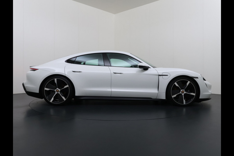 Porsche Taycan Panoramadak Sport chrono pakket Adaptieve luchtvering Bose®-Audio Apple Carplay Android Auto Navi Ecc Camera Pdc Comfortstoelen Stoelverwarming Elek.Achterklep Lmv Led Elek.Stoelen DAB Lane Change Assist ParkAssistent SOH 90% 1e Eigenaar Origineel Nederlandse Auto