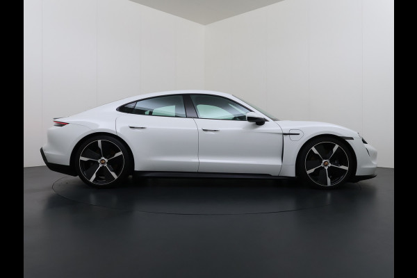 Porsche Taycan Panoramadak Sport chrono pakket Adaptieve luchtvering Bose®-Audio Apple Carplay Android Auto Navi Ecc Camera Pdc Comfortstoelen Stoelverwarming Elek.Achterklep Lmv Led Elek.Stoelen DAB Lane Change Assist ParkAssistent SOH 90% 1e Eigenaar Origineel Nederlandse Auto