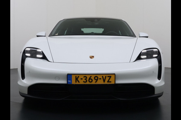 Porsche Taycan Panoramadak Sport chrono pakket Adaptieve luchtvering Bose®-Audio Apple Carplay Android Auto Navi Ecc Camera Pdc Comfortstoelen Stoelverwarming Elek.Achterklep Lmv Led Elek.Stoelen DAB Lane Change Assist ParkAssistent SOH 90% 1e Eigenaar Origineel Nederlandse Auto