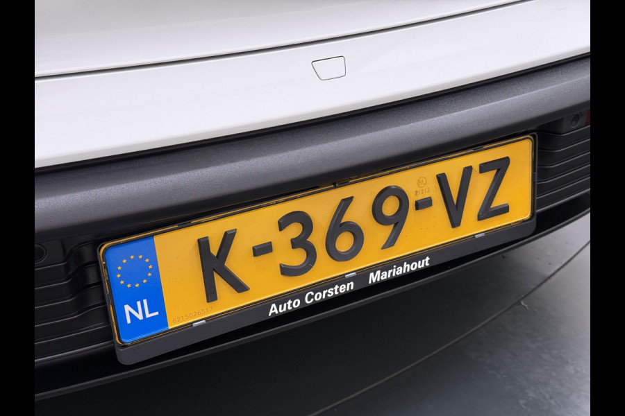 Porsche Taycan Panoramadak Sport chrono pakket Adaptieve luchtvering Bose®-Audio Apple Carplay Android Auto Navi Ecc Camera Pdc Comfortstoelen Stoelverwarming Elek.Achterklep Lmv Led Elek.Stoelen DAB Lane Change Assist ParkAssistent SOH 90% 1e Eigenaar Origineel Nederlandse Auto
