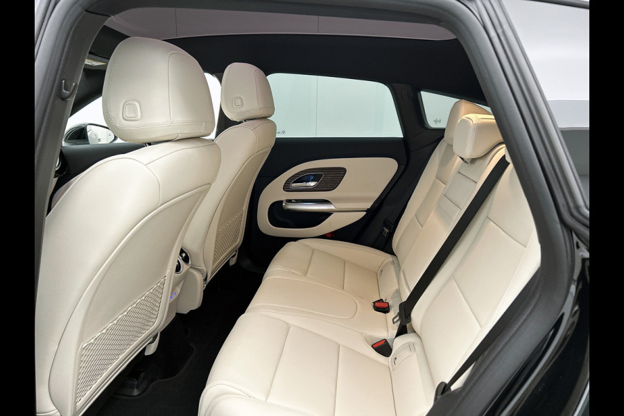 Mercedes-Benz CLA-Klasse Shooting Brake 250+ Business Solution Luxury 85 kWh | Premium Pakket | Winterpakket | Warmtewerend, donkergetint glas | Massagefunctie | Sierdelen in bruin eikenhout met aluminium lijnen | Vast panoramadak |
