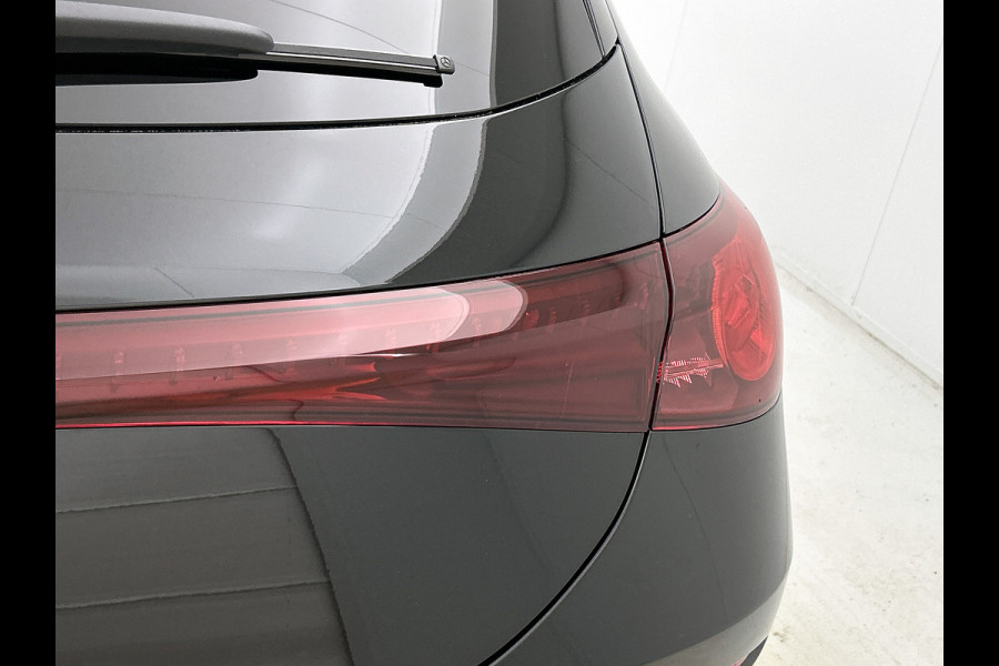 Mercedes-Benz CLA-Klasse Shooting Brake 250+ Business Solution Luxury 85 kWh | Premium Pakket | Winterpakket | Warmtewerend, donkergetint glas | Massagefunctie | Sierdelen in bruin eikenhout met aluminium lijnen | Vast panoramadak |