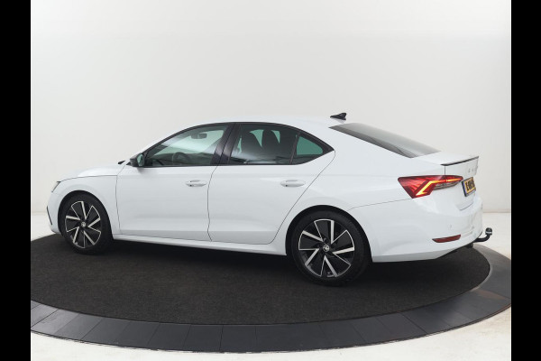 Škoda Octavia 1.0 e-TSI Sport | Adaptive cruise | Carplay | Side Assist | Sportstoelen | Stuurverwarming | Trekhaak | Navigatie | Parkeerhulp | Full LED | 18'' | Digital Cockpit | Climate control | Bluetooth