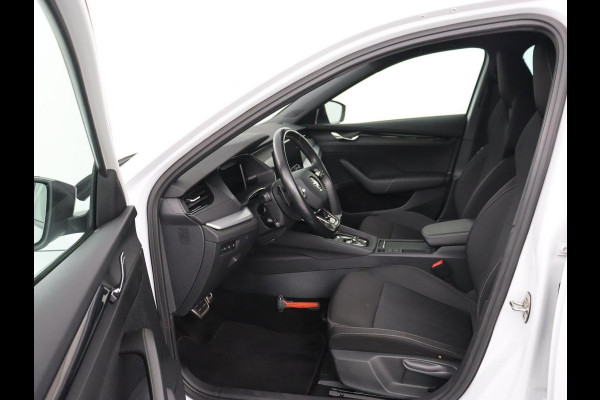 Škoda Octavia 1.0 e-TSI Sport | Adaptive cruise | Carplay | Side Assist | Sportstoelen | Stuurverwarming | Trekhaak | Navigatie | Parkeerhulp | Full LED | 18'' | Digital Cockpit | Climate control | Bluetooth