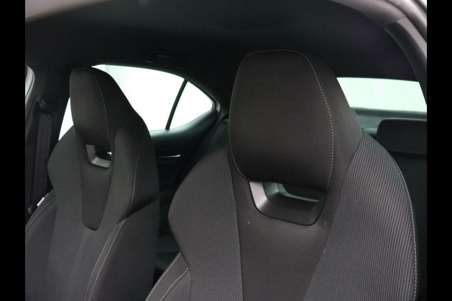 Škoda Octavia 1.0 e-TSI Sport | Adaptive cruise | Carplay | Side Assist | Sportstoelen | Stuurverwarming | Trekhaak | Navigatie | Parkeerhulp | Full LED | 18'' | Digital Cockpit | Climate control | Bluetooth