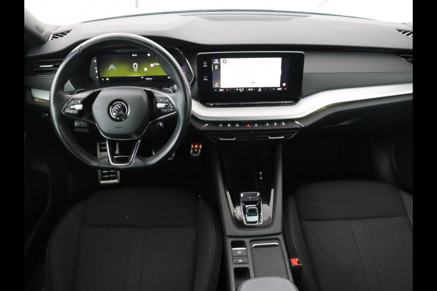 Škoda Octavia 1.0 e-TSI Sport | Adaptive cruise | Carplay | Side Assist | Sportstoelen | Stuurverwarming | Trekhaak | Navigatie | Parkeerhulp | Full LED | 18'' | Digital Cockpit | Climate control | Bluetooth