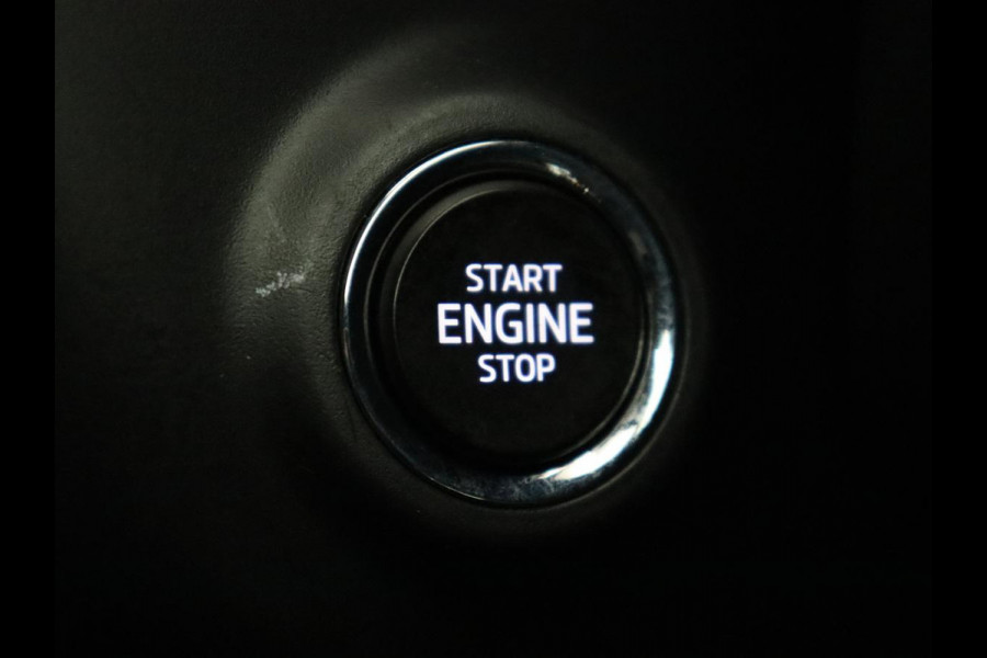 Škoda Octavia 1.0 e-TSI Sport | Adaptive cruise | Carplay | Side Assist | Sportstoelen | Stuurverwarming | Trekhaak | Navigatie | Parkeerhulp | Full LED | 18'' | Digital Cockpit | Climate control | Bluetooth