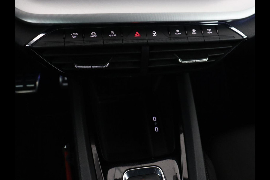 Škoda Octavia 1.0 e-TSI Sport | Adaptive cruise | Carplay | Side Assist | Sportstoelen | Stuurverwarming | Trekhaak | Navigatie | Parkeerhulp | Full LED | 18'' | Digital Cockpit | Climate control | Bluetooth