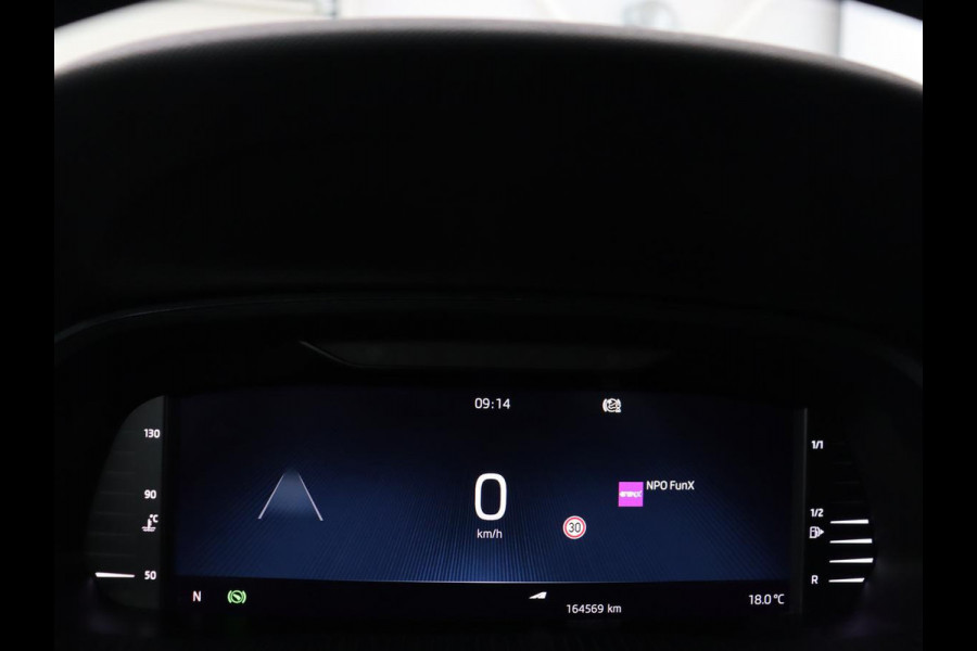 Škoda Octavia 1.0 e-TSI Sport | Adaptive cruise | Carplay | Side Assist | Sportstoelen | Stuurverwarming | Trekhaak | Navigatie | Parkeerhulp | Full LED | 18'' | Digital Cockpit | Climate control | Bluetooth